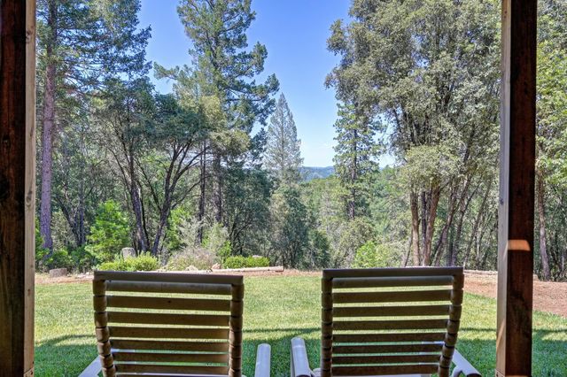 25990 Ridgeview Ct, Colfax, CA 95713