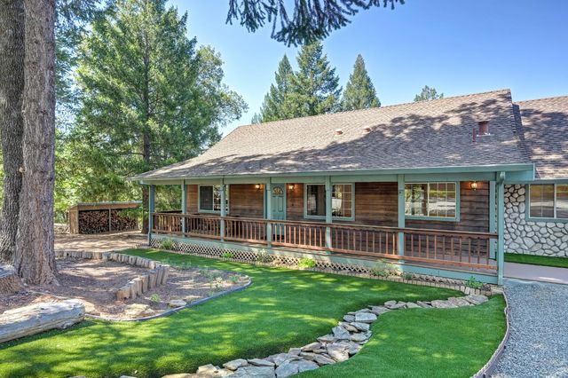 25990 Ridgeview Ct, Colfax, CA 95713