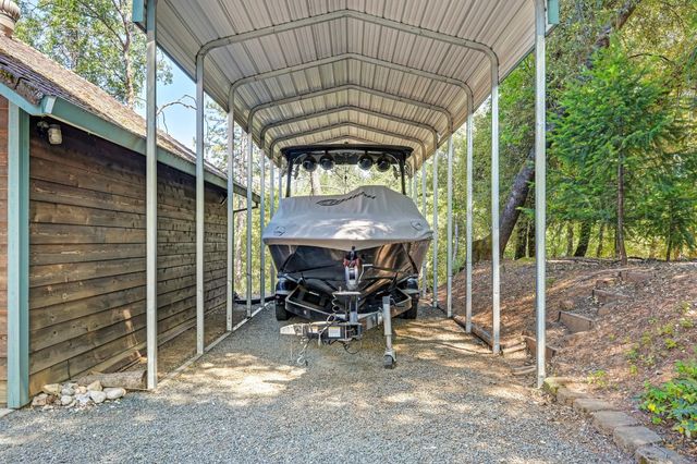 25990 Ridgeview Ct, Colfax, CA 95713
