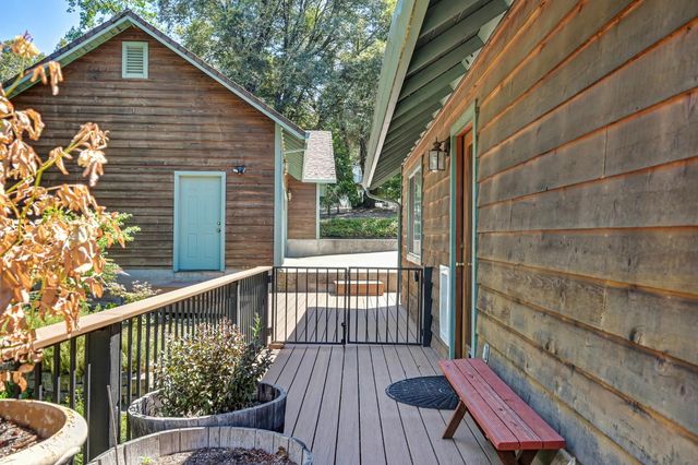 25990 Ridgeview Ct, Colfax, CA 95713