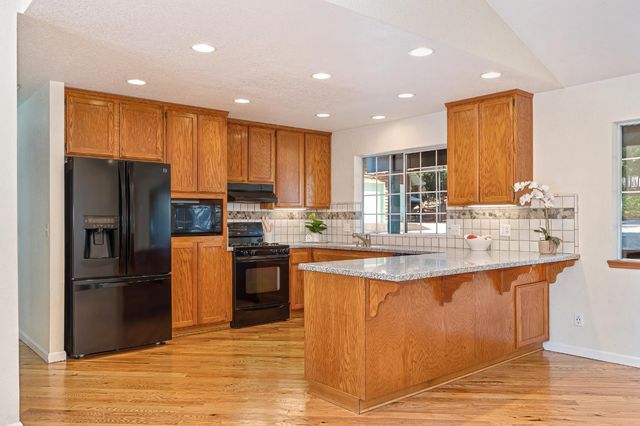 25990 Ridgeview Ct, Colfax, CA 95713