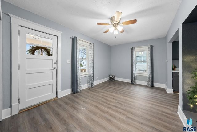 1425 E 5th St Street, Sioux Falls, SD 57103