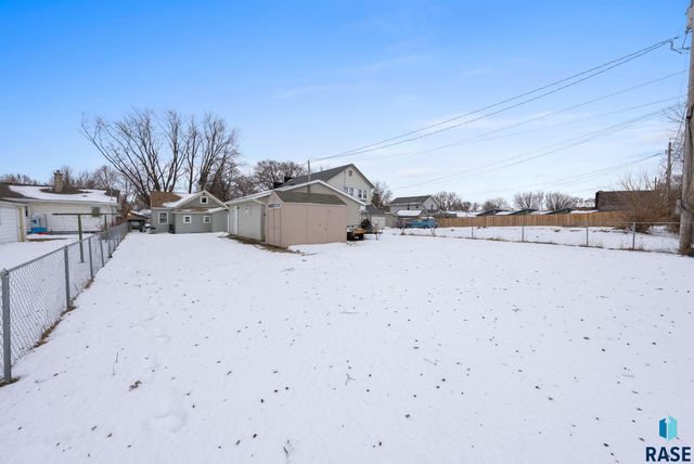 1425 E 5th St Street, Sioux Falls, SD 57103