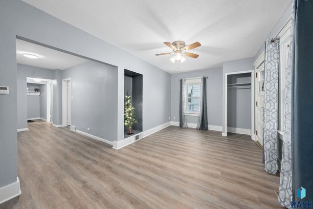 1425 E 5th St Street, Sioux Falls, SD 57103