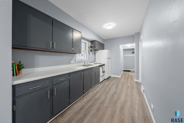 1425 E 5th St Street, Sioux Falls, SD 57103