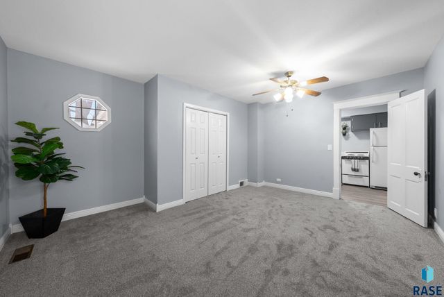 1425 E 5th St Street, Sioux Falls, SD 57103