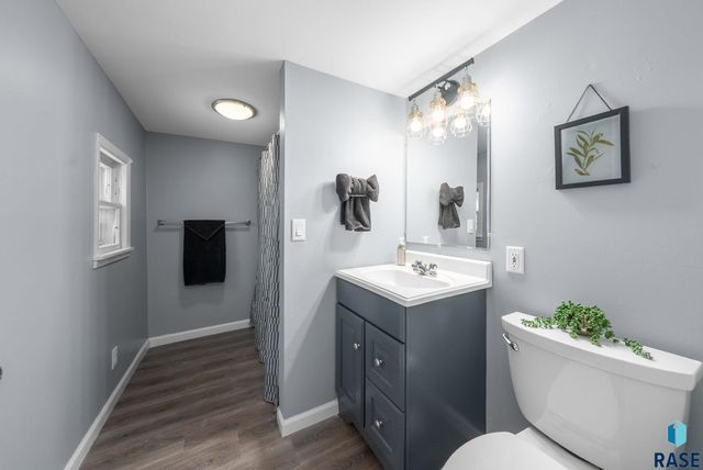 1425 E 5th St Street, Sioux Falls, SD 57103