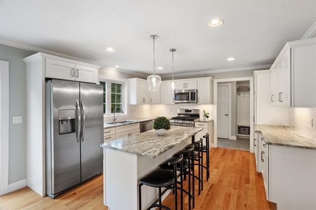 42 East Lantern Road, Lincoln, RI 02865