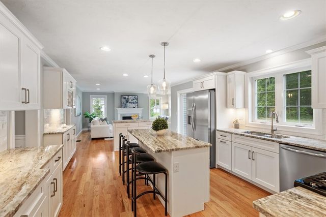 42 East Lantern Road, Lincoln, RI 02865
