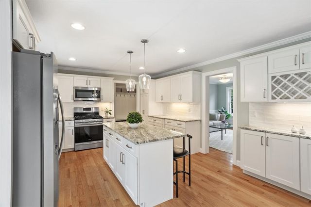 42 East Lantern Road, Lincoln, RI 02865
