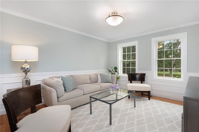 42 East Lantern Road, Lincoln, RI 02865