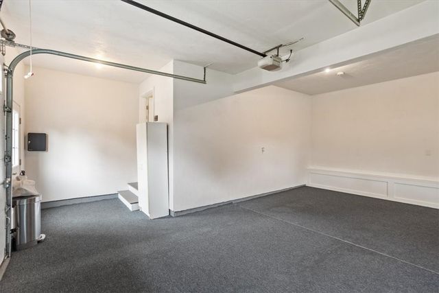 42 East Lantern Road, Lincoln, RI 02865