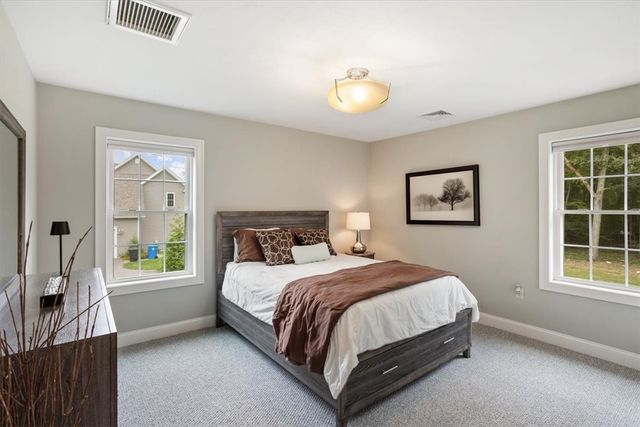 42 East Lantern Road, Lincoln, RI 02865