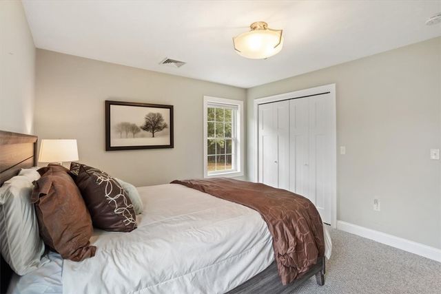 42 East Lantern Road, Lincoln, RI 02865