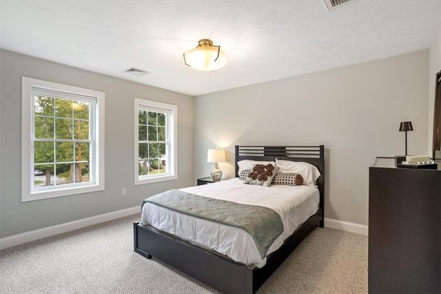 42 East Lantern Road, Lincoln, RI 02865