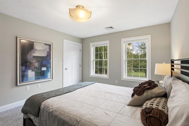 42 East Lantern Road, Lincoln, RI 02865
