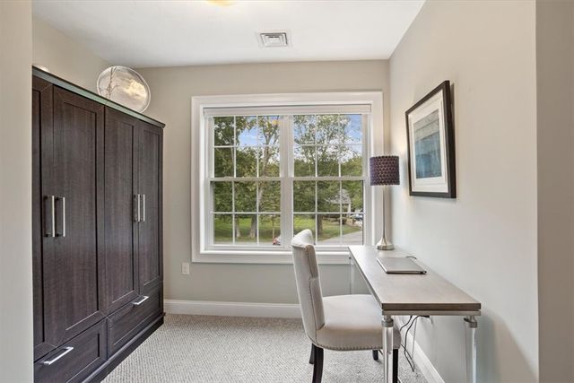 42 East Lantern Road, Lincoln, RI 02865