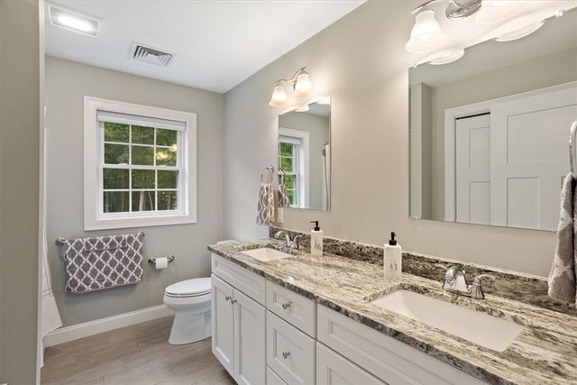 42 East Lantern Road, Lincoln, RI 02865