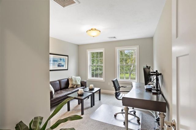 42 East Lantern Road, Lincoln, RI 02865
