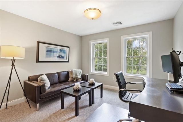 42 East Lantern Road, Lincoln, RI 02865