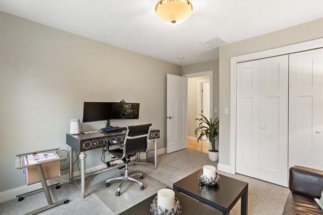 42 East Lantern Road, Lincoln, RI 02865
