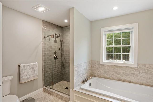 42 East Lantern Road, Lincoln, RI 02865