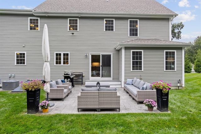 42 East Lantern Road, Lincoln, RI 02865