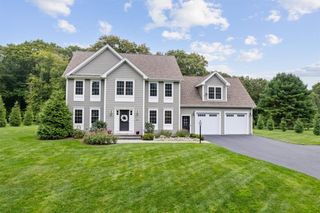 42 East Lantern Road, Lincoln, RI 02865