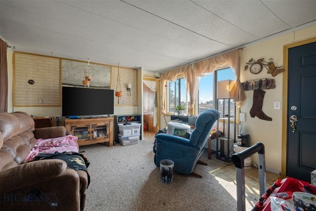 23 Holdsworth Road, Whitehall, MT 59759