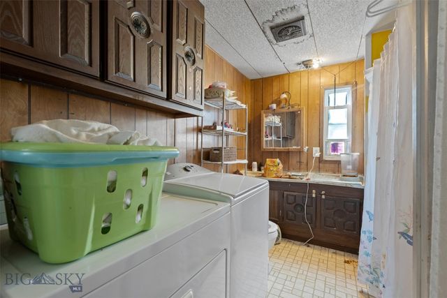 23 Holdsworth Road, Whitehall, MT 59759