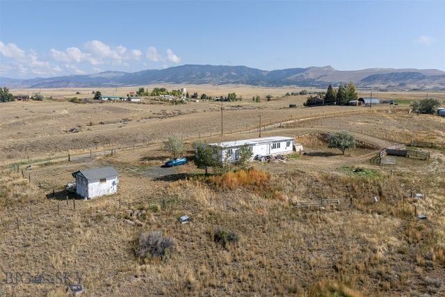 23 Holdsworth Road, Whitehall, MT 59759