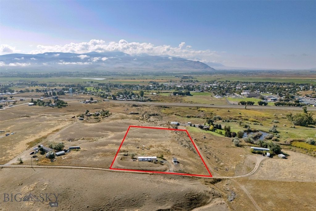 23 Holdsworth Road, Whitehall, MT 59759