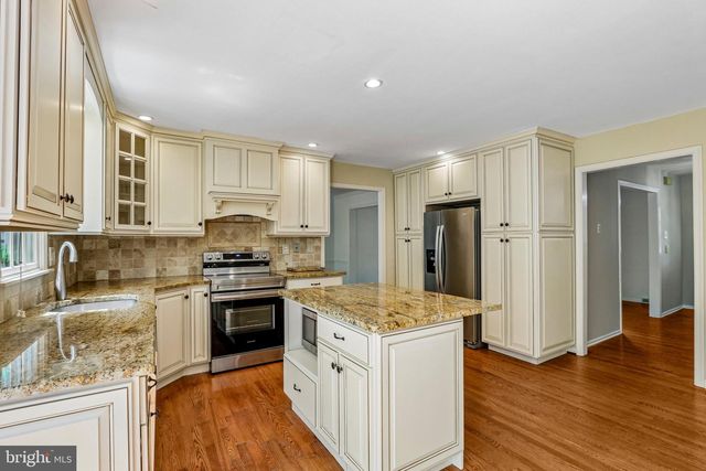 14 AIRDRIE CT, Paoli, PA 19301