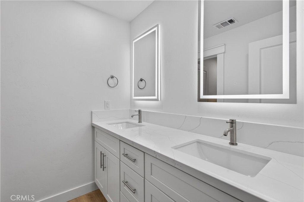 Image 12 of property listing at 8082 N Sherman, Fresno, CA 93720