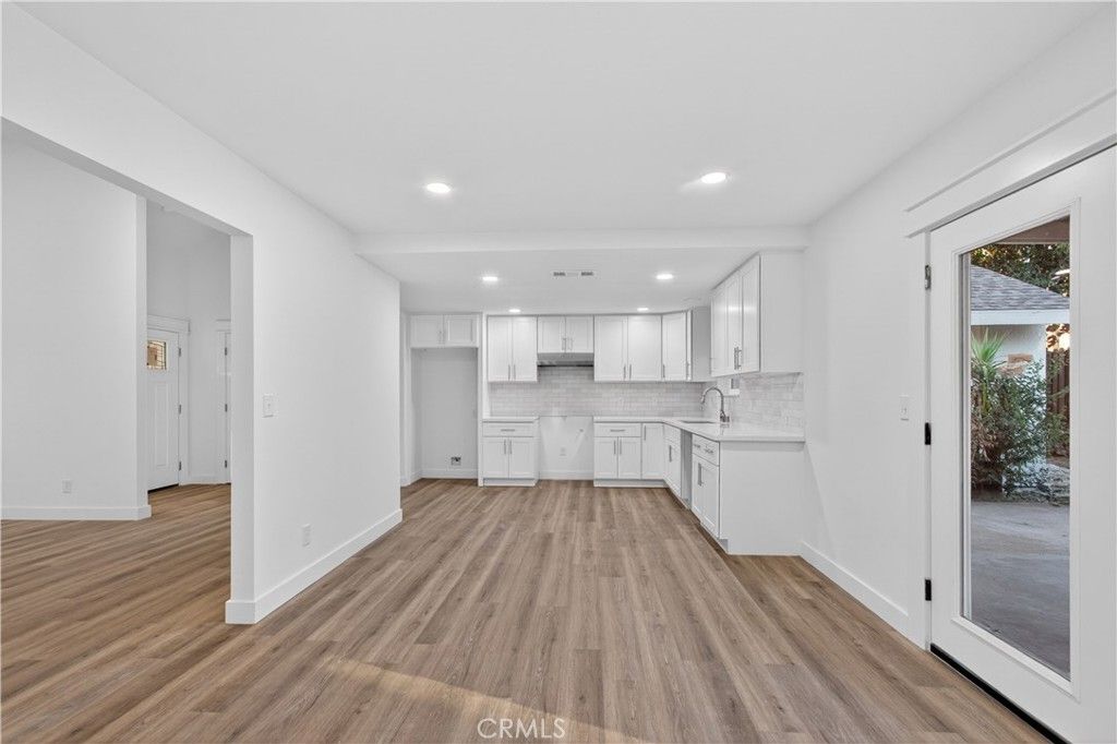 Image 18 of property listing at 8082 N Sherman, Fresno, CA 93720