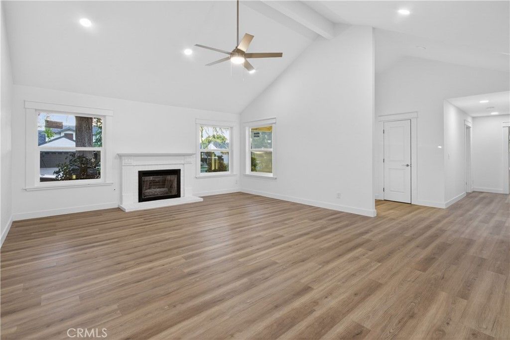 Image 28 of property listing at 8082 N Sherman, Fresno, CA 93720