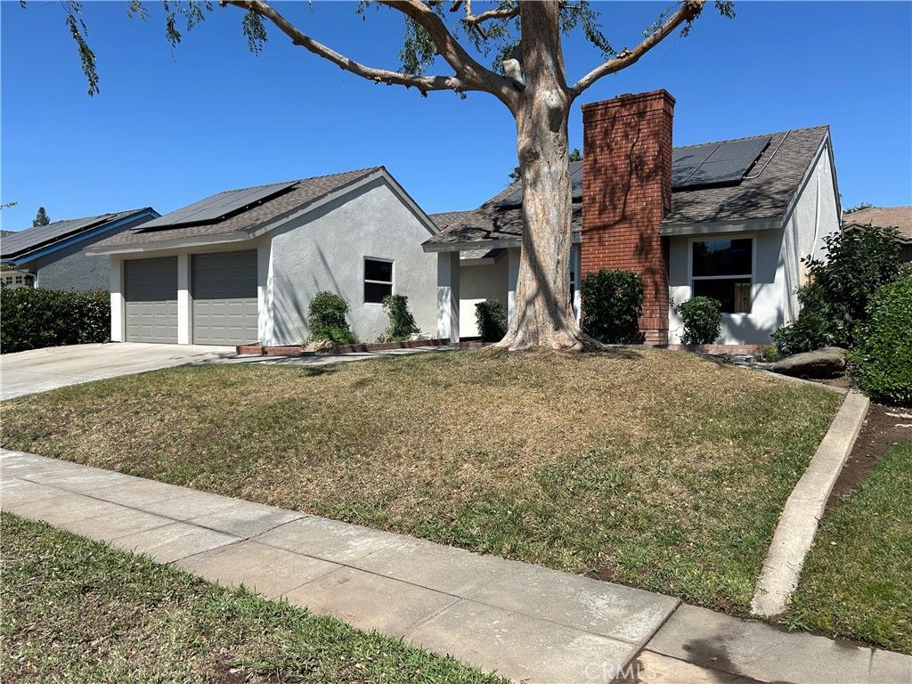 Image 3 of property listing at 8082 N Sherman, Fresno, CA 93720