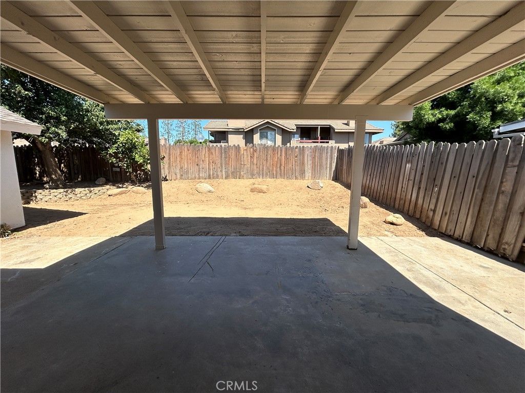 Image 32 of property listing at 8082 N Sherman, Fresno, CA 93720