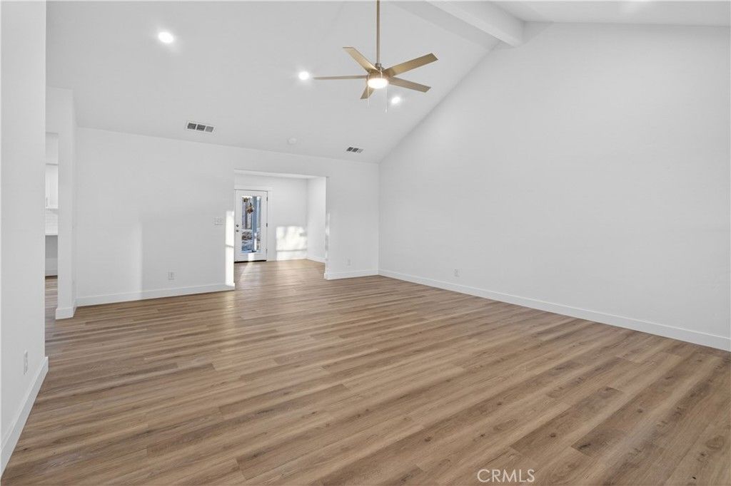 Image 6 of property listing at 8082 N Sherman, Fresno, CA 93720