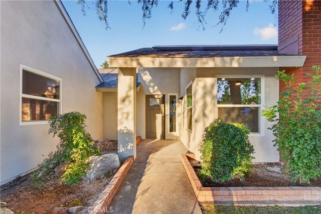 Image 7 of property listing at 8082 N Sherman, Fresno, CA 93720