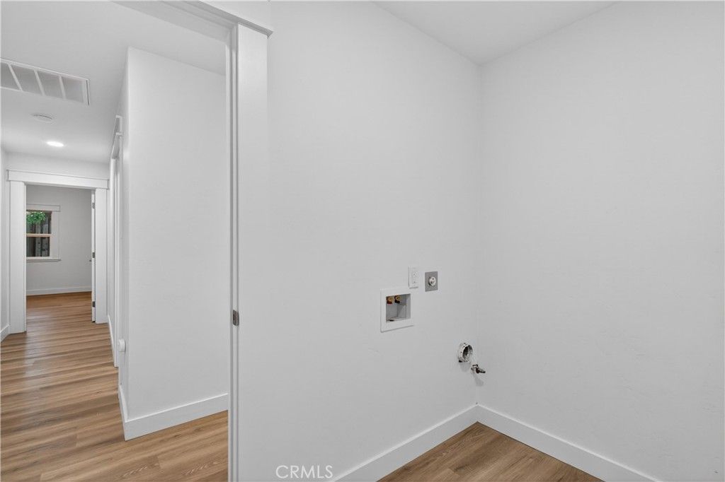 Image 9 of property listing at 8082 N Sherman, Fresno, CA 93720