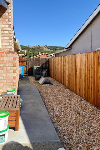 147 Erin Dr, Vallejo, CA 94589