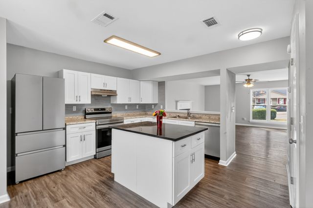 1211 Waggoner Dr, Nashville, TN 37214