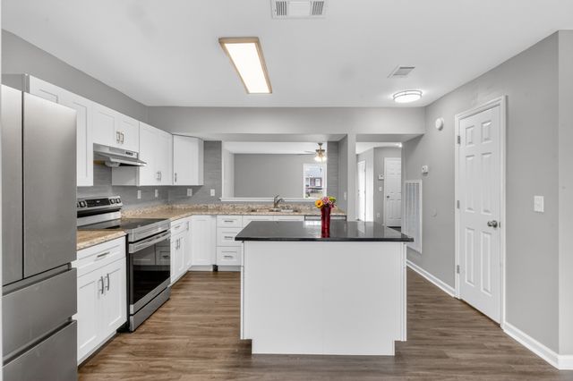 1211 Waggoner Dr, Nashville, TN 37214