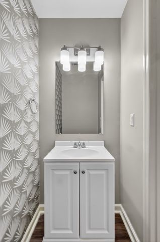 1211 Waggoner Dr, Nashville, TN 37214