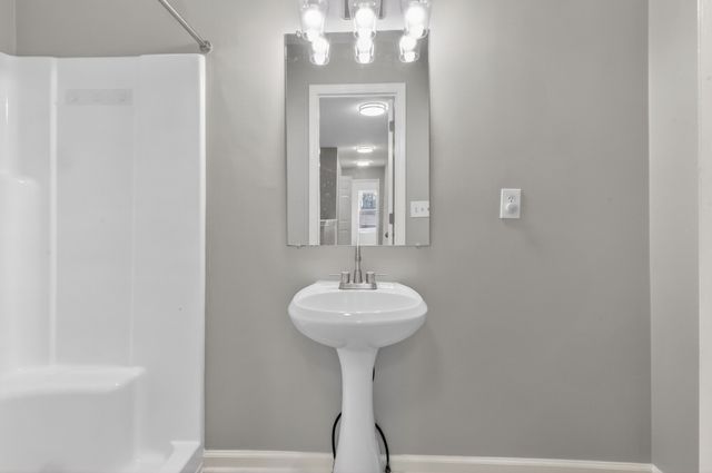 1211 Waggoner Dr, Nashville, TN 37214