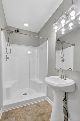 1211 Waggoner Dr, Nashville, TN 37214