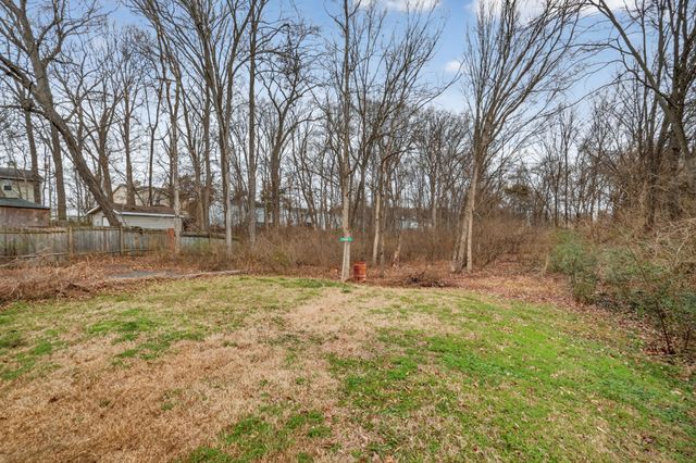 1211 Waggoner Dr, Nashville, TN 37214