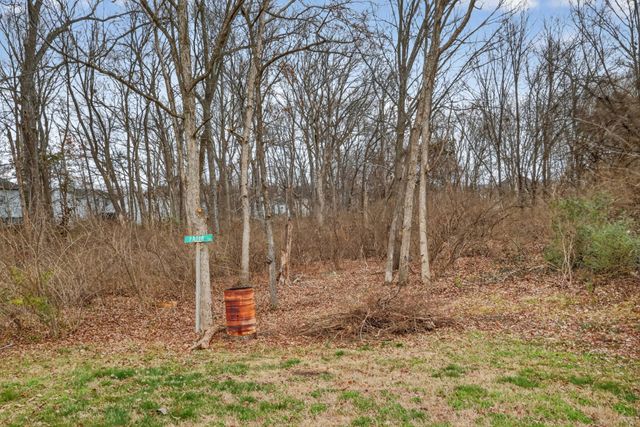 1211 Waggoner Dr, Nashville, TN 37214