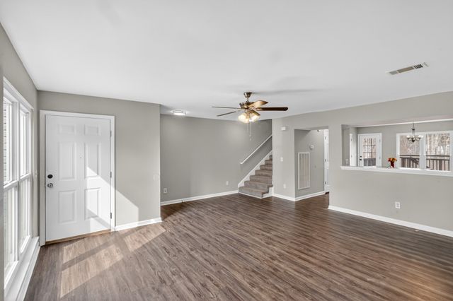 1211 Waggoner Dr, Nashville, TN 37214